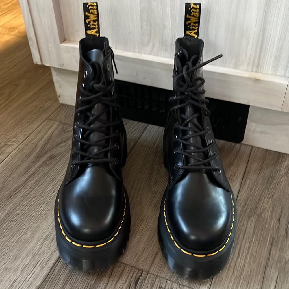 Dr Martens Jadon Boot Smooth Leather Platforms